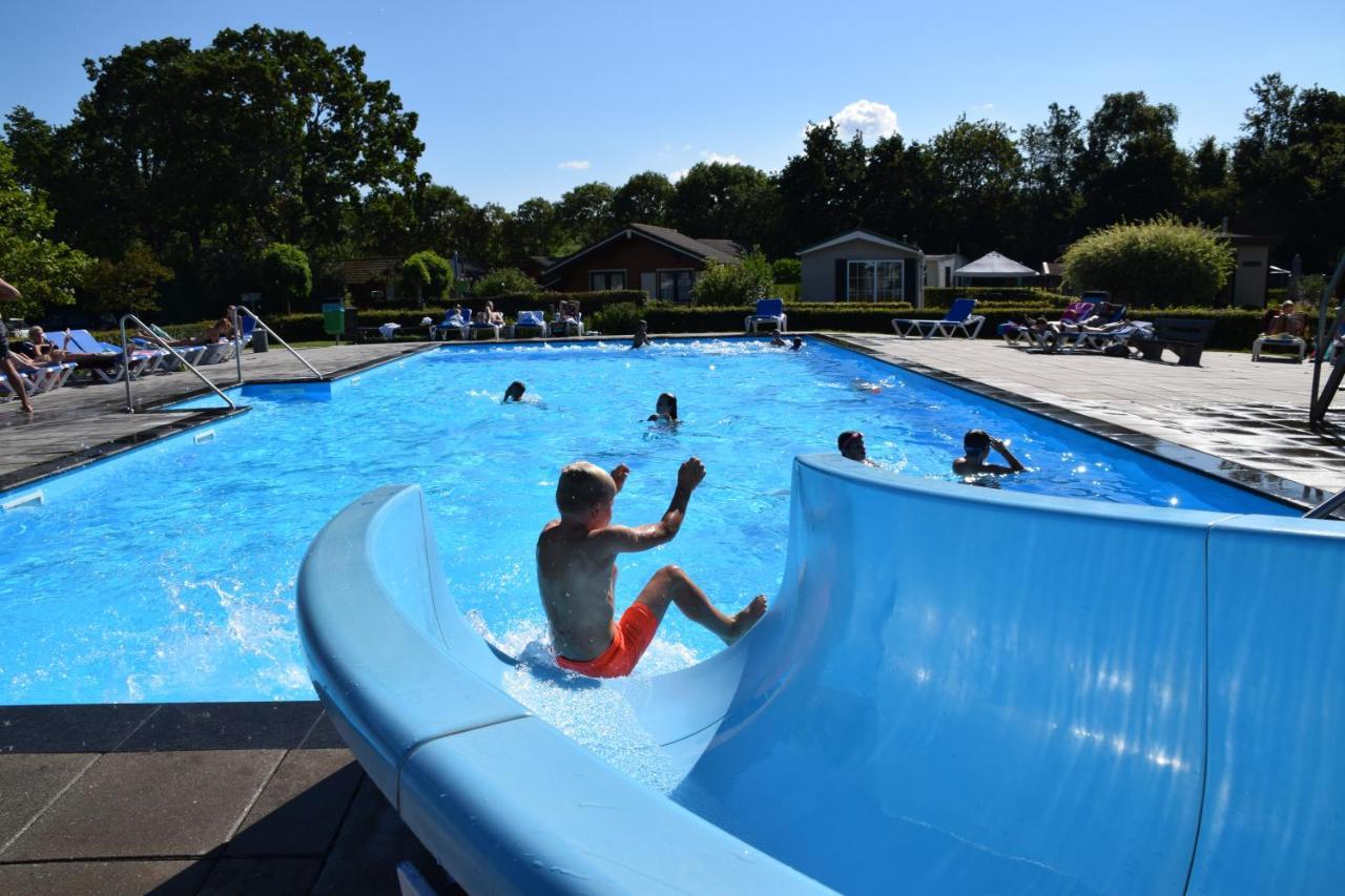 Luxe 5-Persoons Chalet Op Familiecamping Baarland المظهر الخارجي الصورة