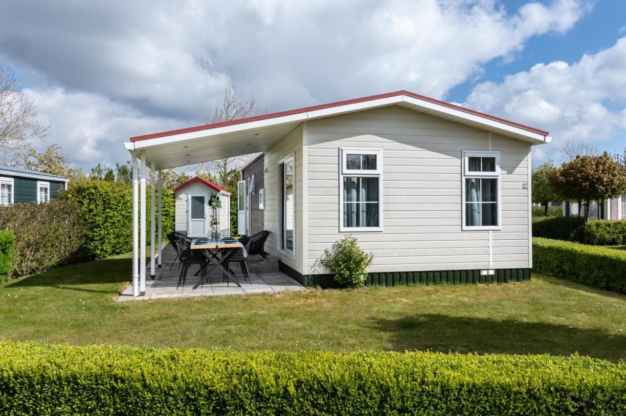 Luxe 5-Persoons Chalet Op Familiecamping Baarland المظهر الخارجي الصورة